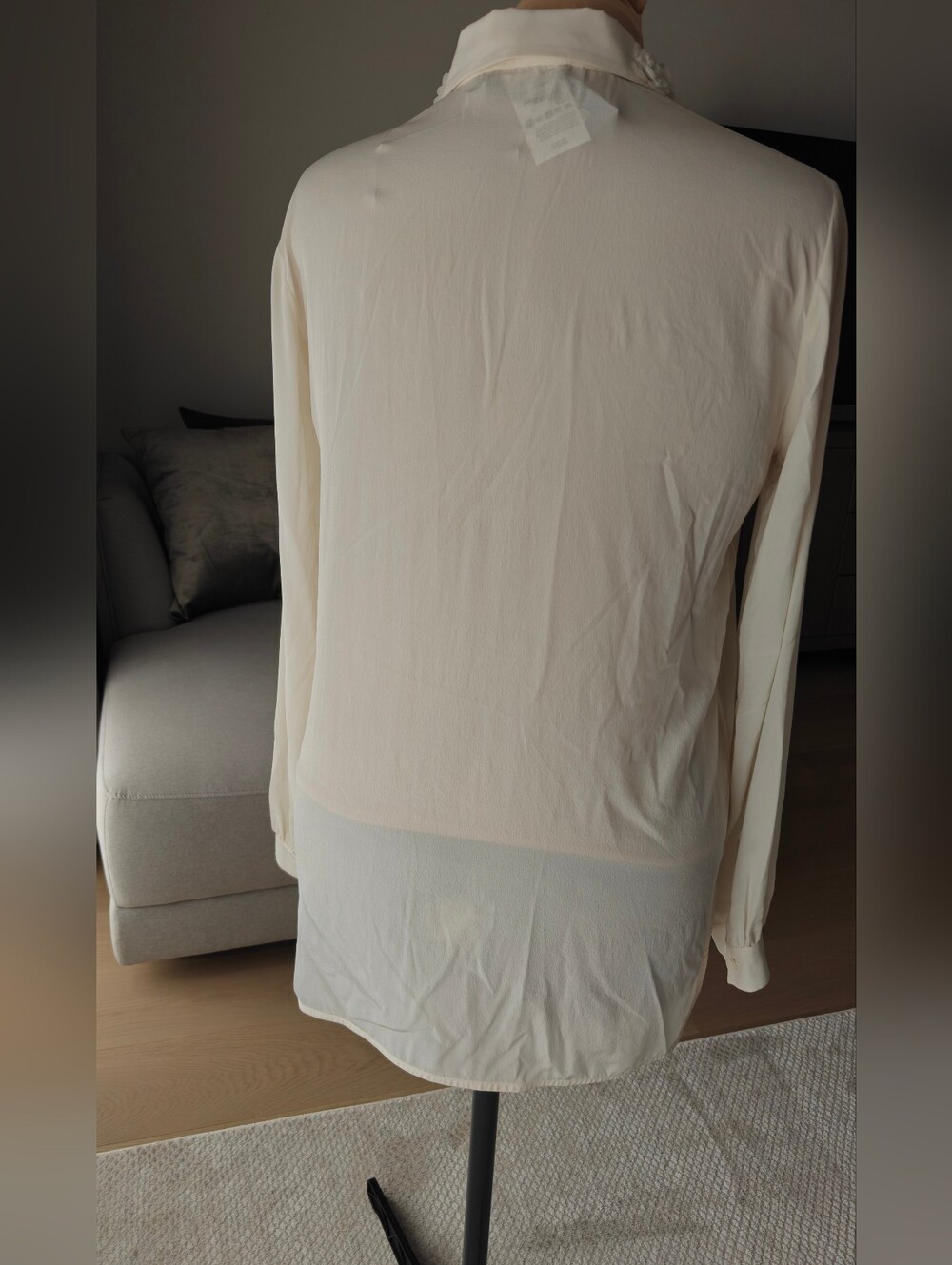 New MaxMara Cream Silk Button-Up Blouse w/ 3D Floral Collar - Picture 6 of 12